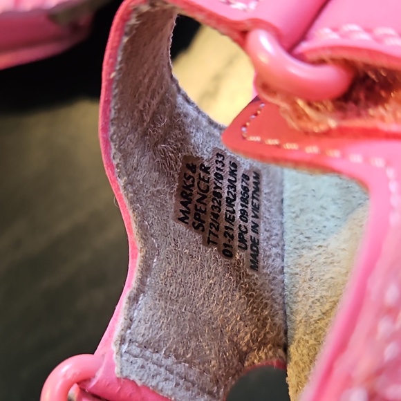 *PM Editor's Pick* AS NEW infant size 6 M&S pink velcro sandals, summer shoes - Picture 10 of 12